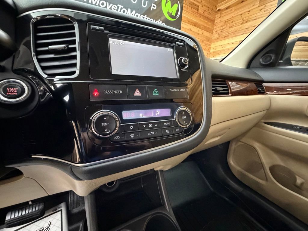 Used 2014 Mitsubishi Outlander GT AWD/4WD image 19