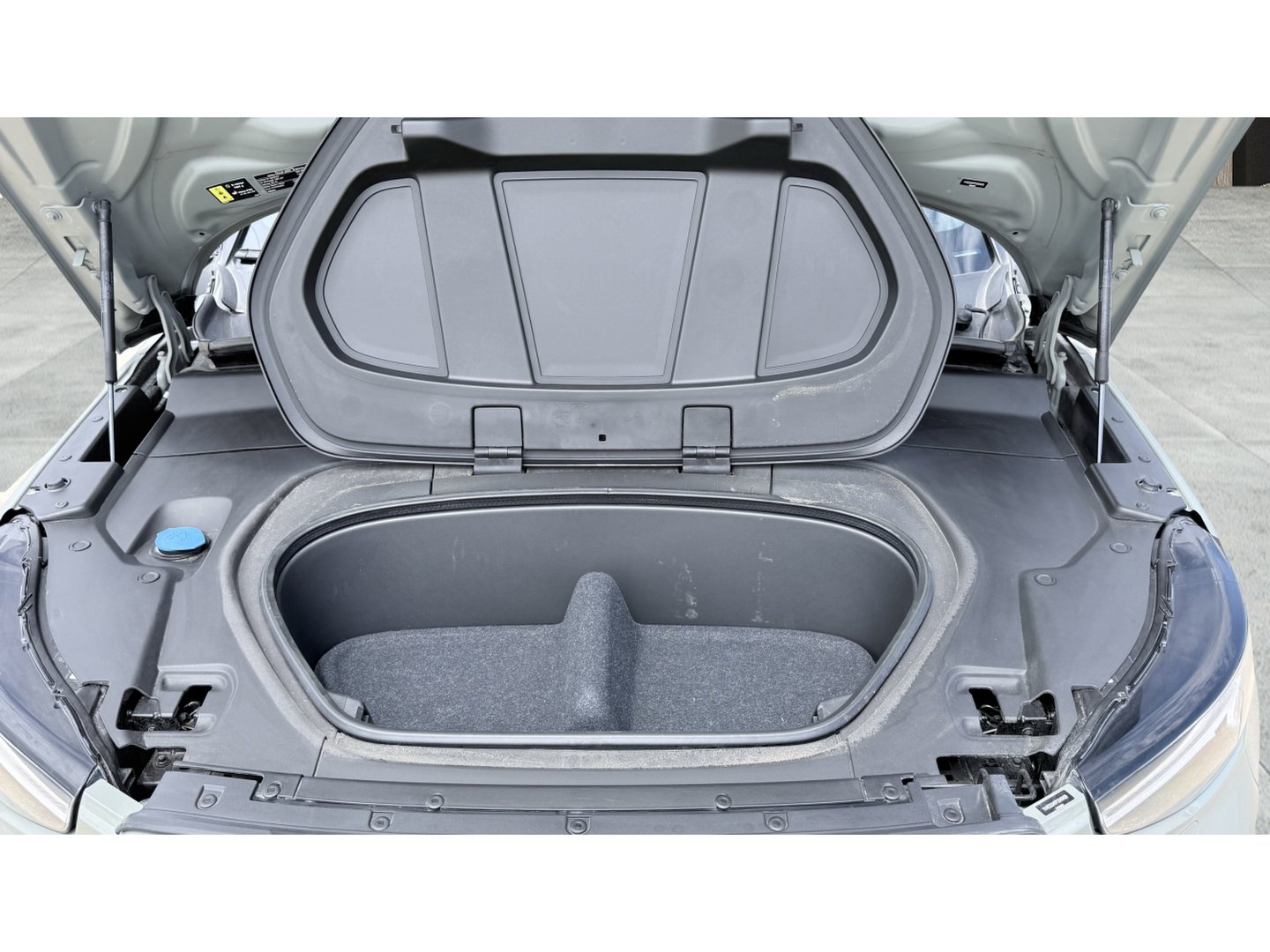 Used 2023 Volvo XC40 Recharge Ultimate AWD/4WD image 18