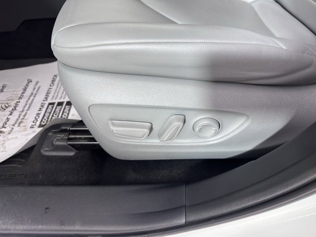 Used 2022 Toyota Highlander XLE image 25