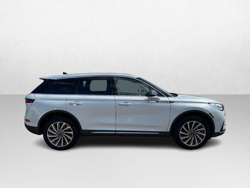 Used 2025 Lincoln Corsair Reserve w/ Rear Removable Package Tray image 4