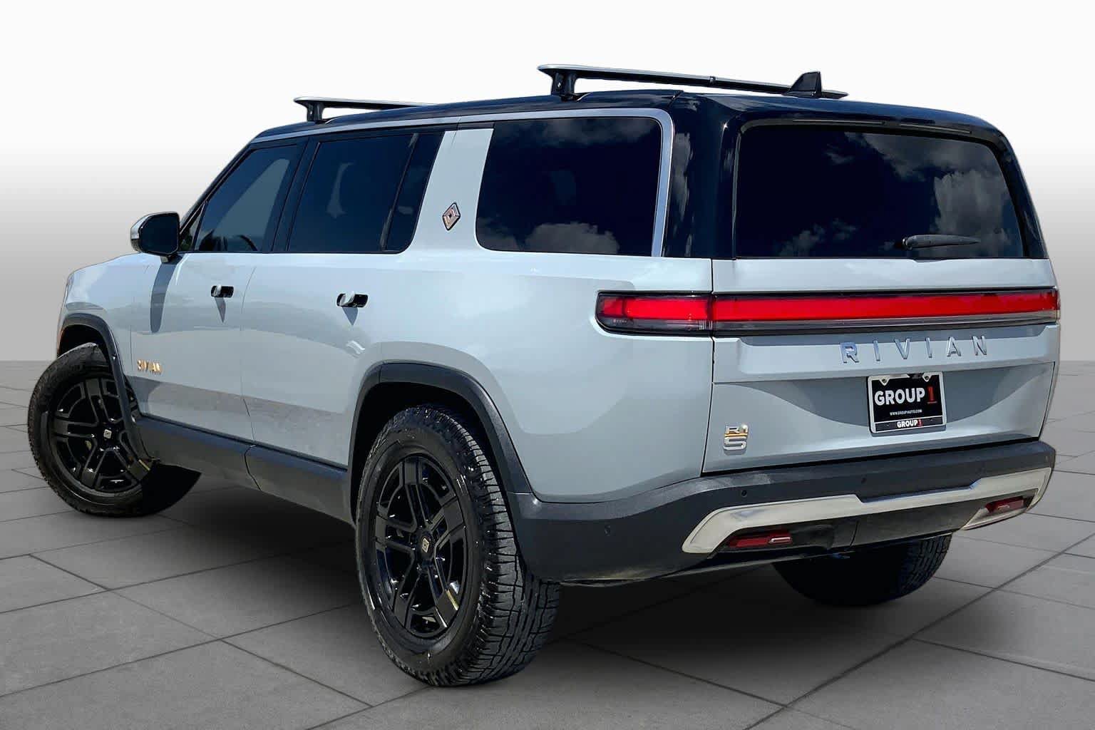 Used 2023 Rivian R1S Adventure AWD/4WD image 11