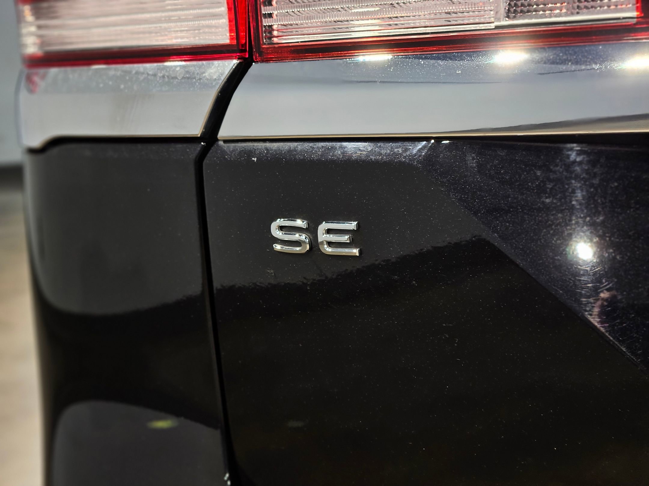 Used 2024 Volkswagen Atlas SE image 37