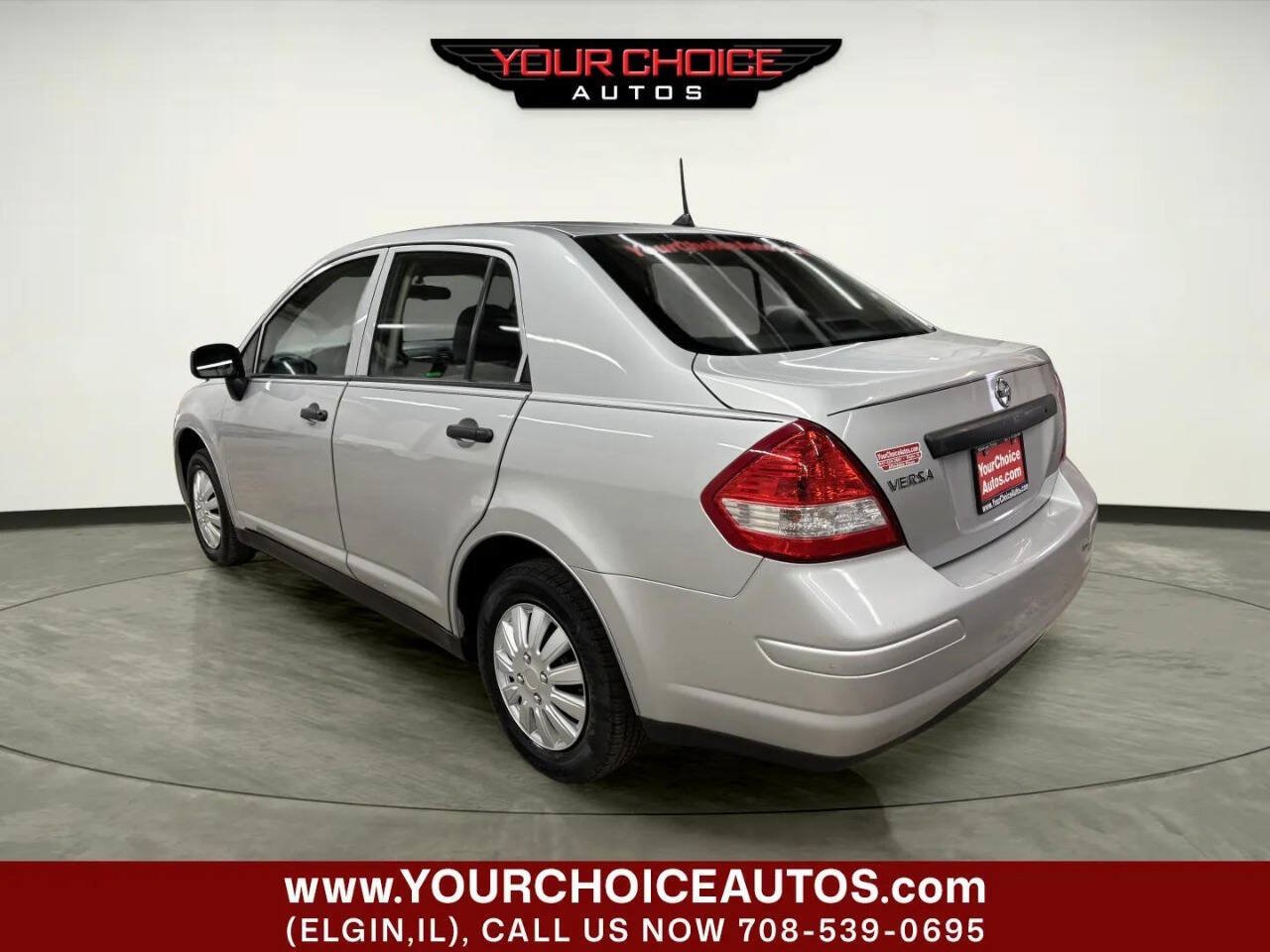 Used 2010 Nissan Versa Sedan FWD image 3