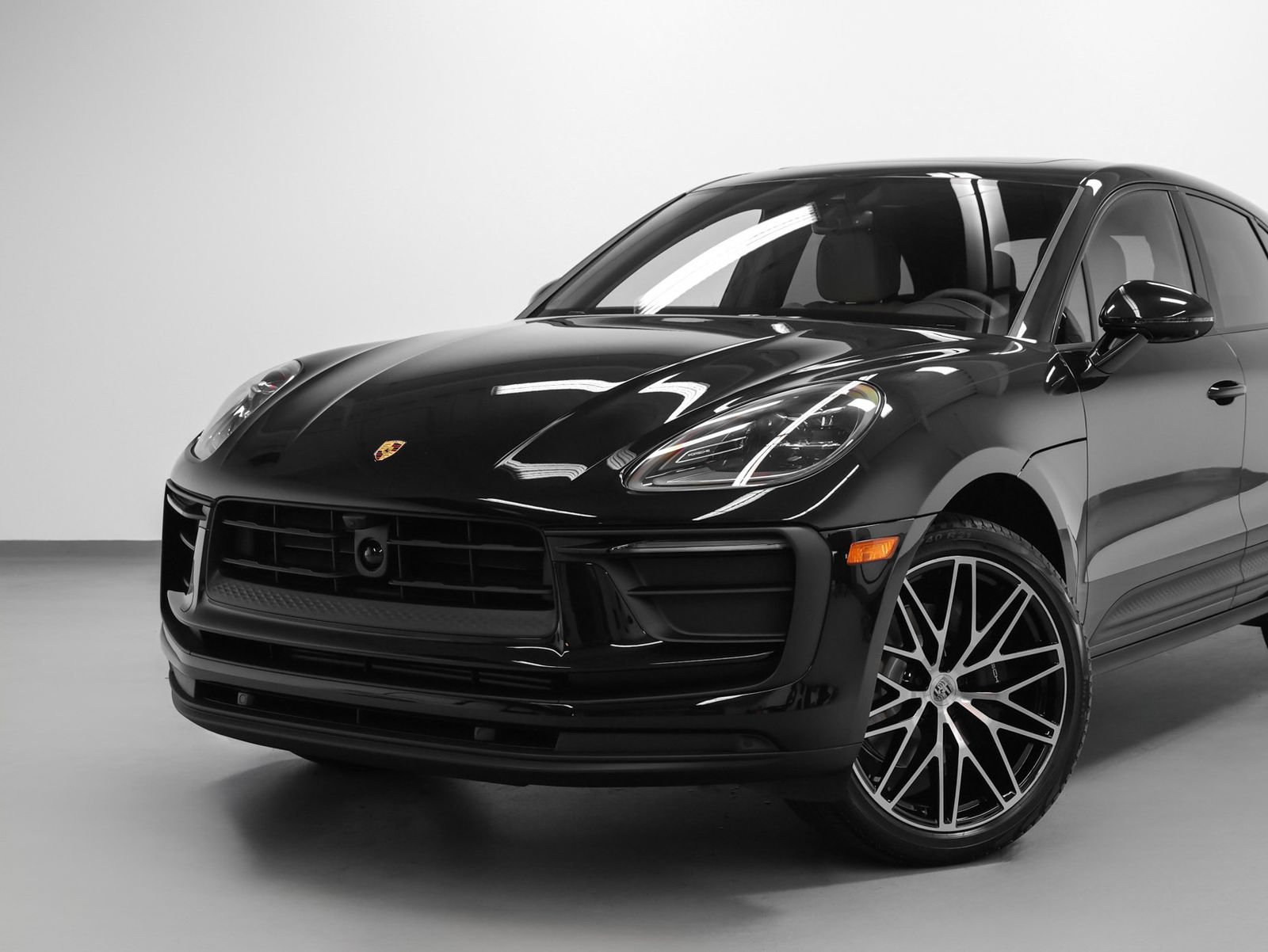 New 2026 Porsche Macan AWD/4WD image 7