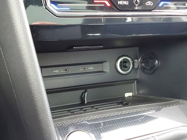 New 2026 Volkswagen Taos SEL image 30