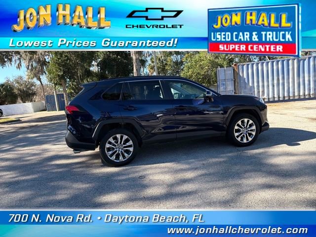 Used 2021 Toyota RAV4 XLE Premium image 11