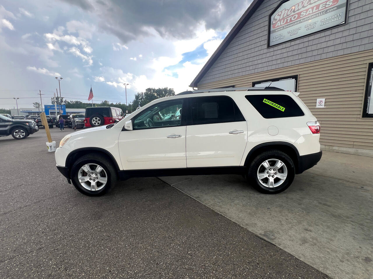 Used 2011 GMC Acadia SLE image 8