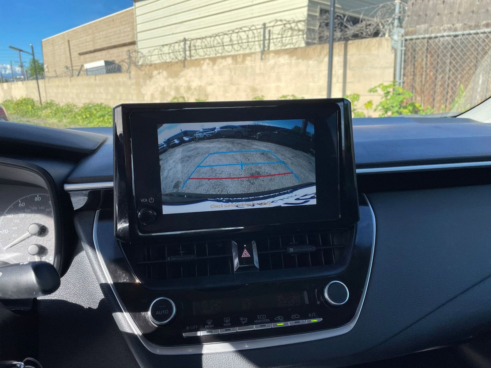 Used 2025 Toyota Corolla LE image 22