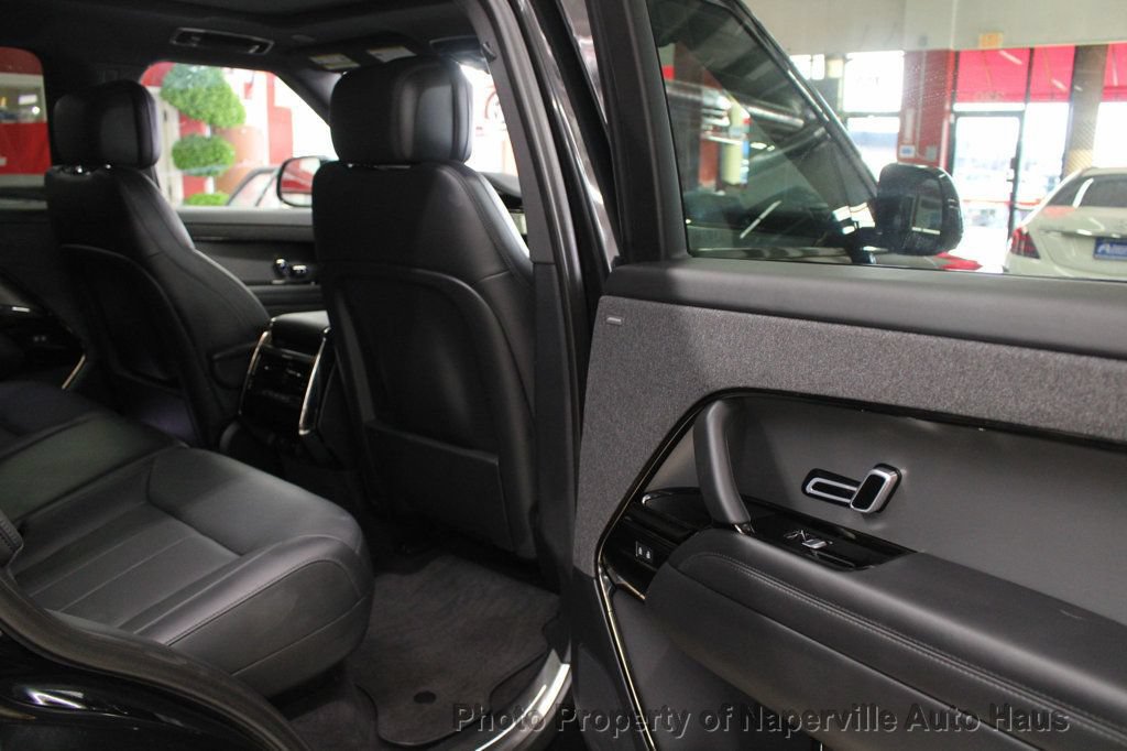 Used 2025 Land Rover Range Rover Sport SE AWD/4WD image 37
