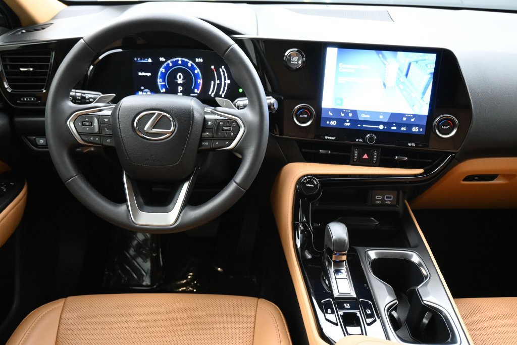 Used 2024 Lexus NX 250 FWD w/ Towing Package (2000 Lbs) image 6