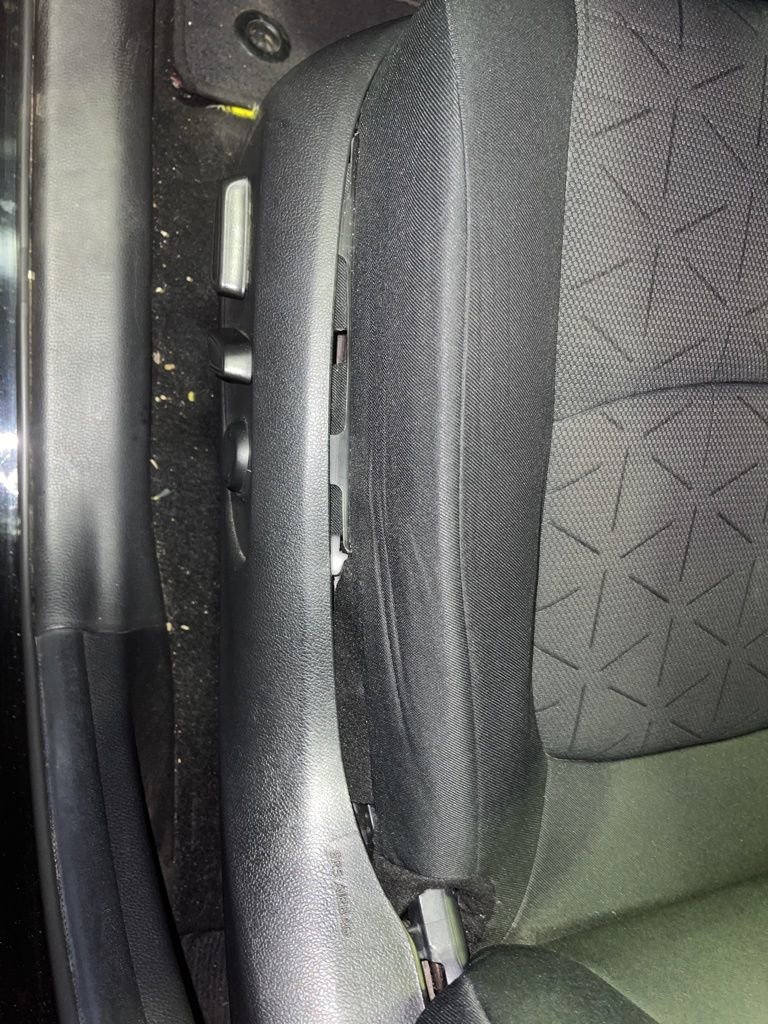 Used 2020 Toyota RAV4 XLE image 10