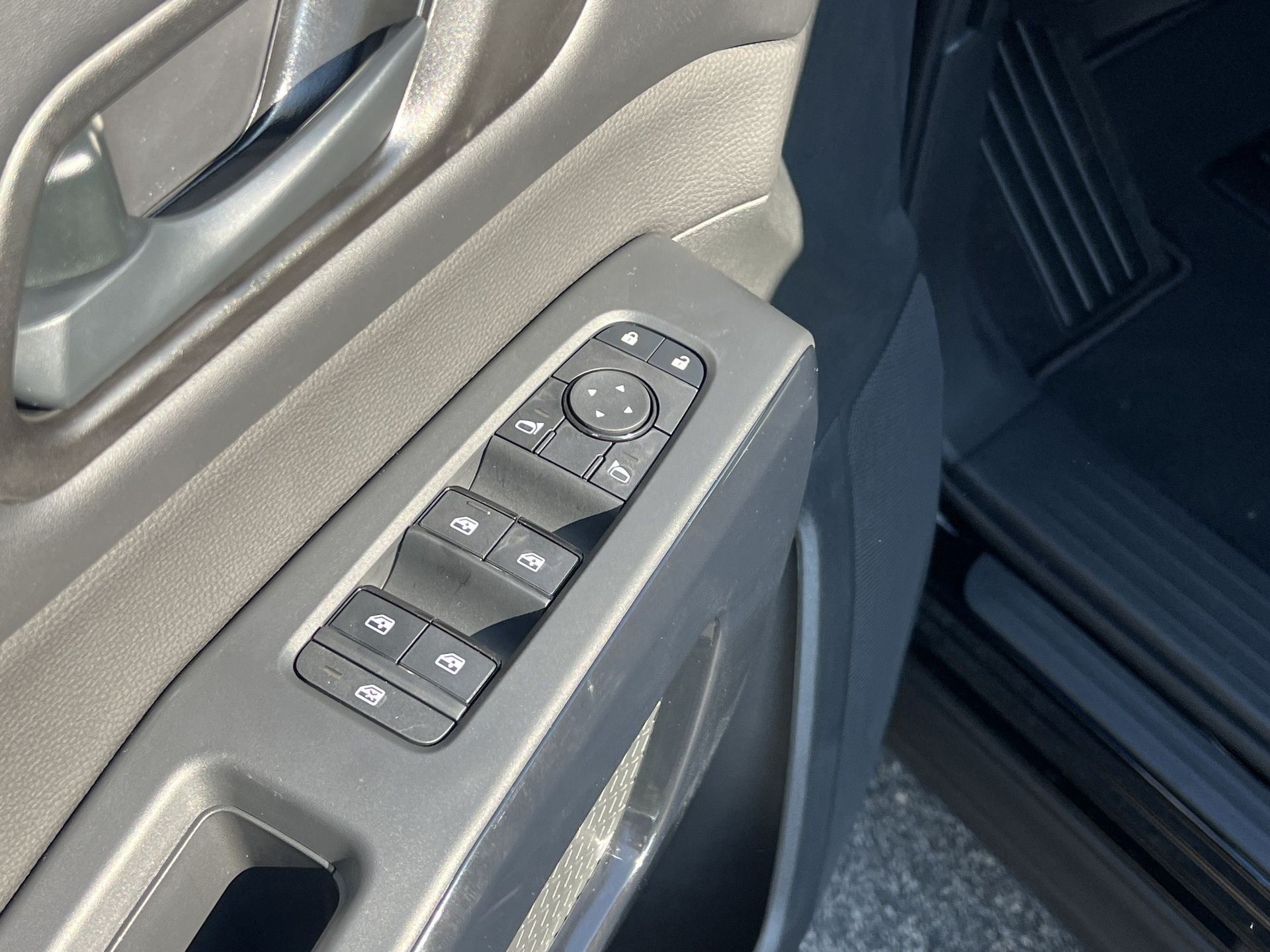 New 2026 Nissan Pathfinder SV FWD image 16