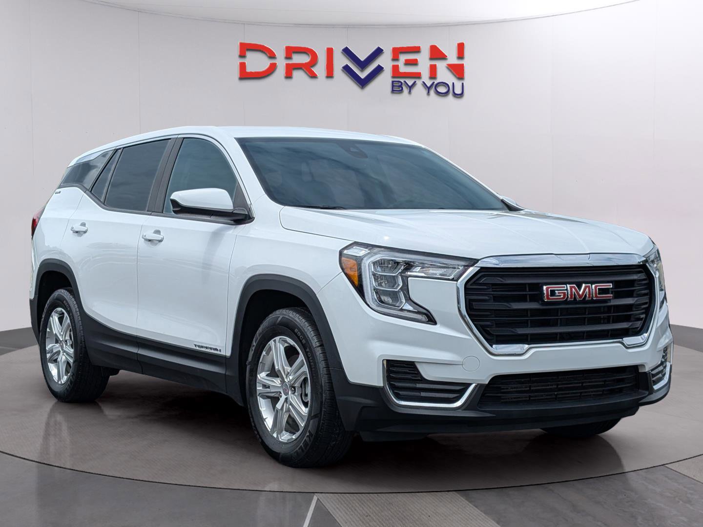 Used 2024 GMC Terrain SLE FWD image 7