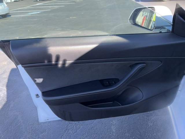 Used 2019 Tesla Model 3 Standard Range image 14