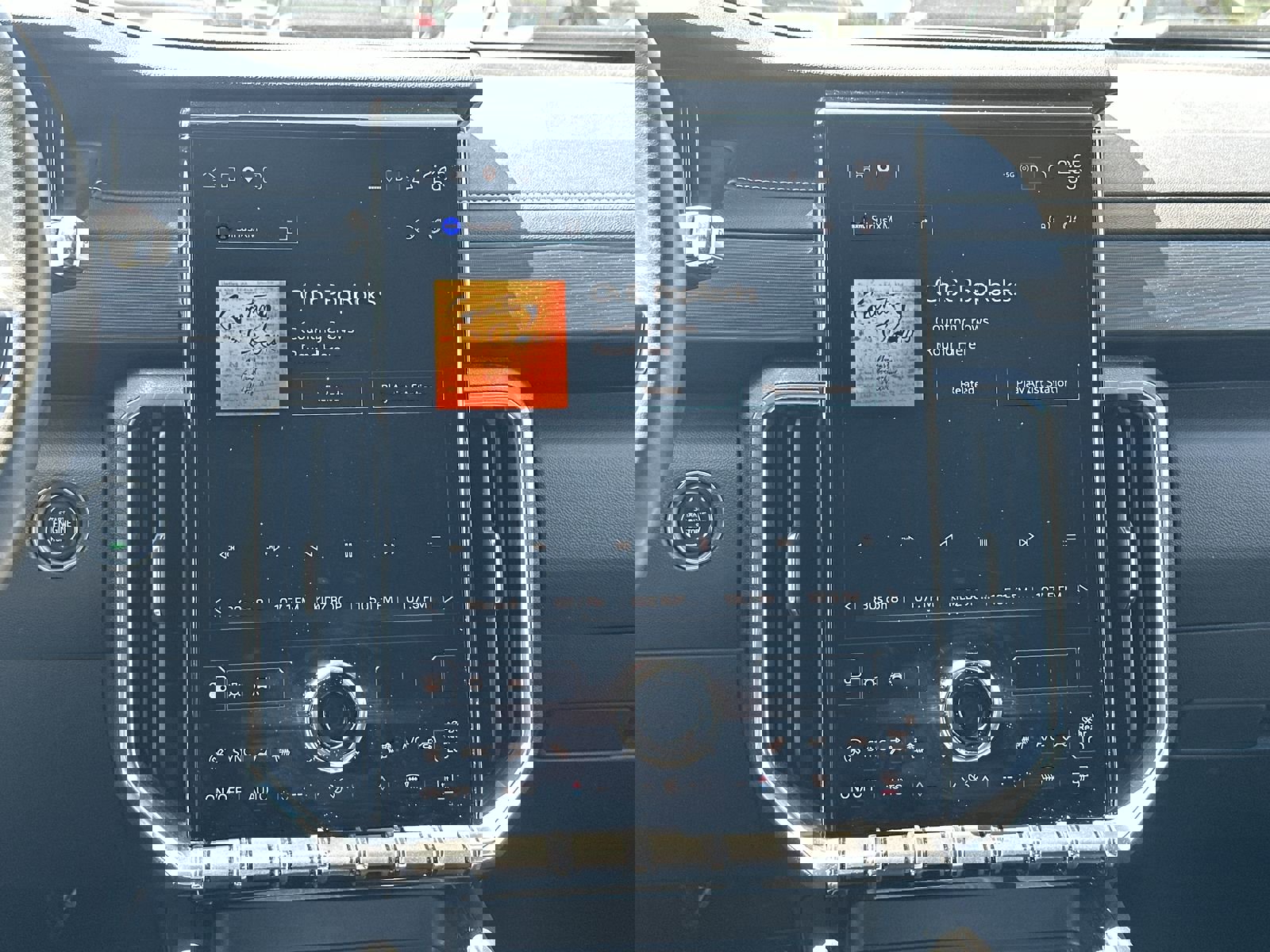 Used 2025 GMC Acadia Elevation image 24