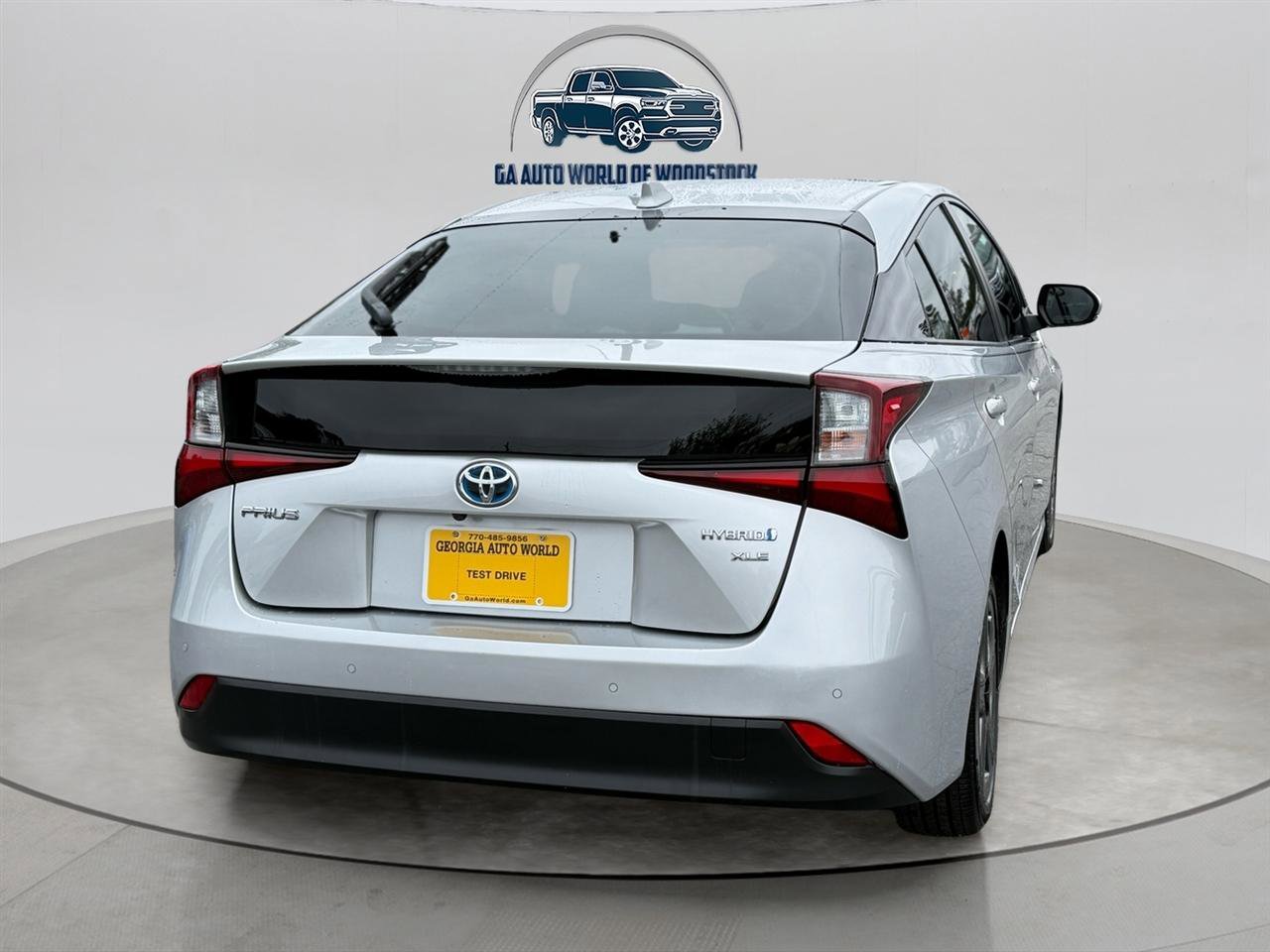 Used 2021 Toyota Prius XLE image 5