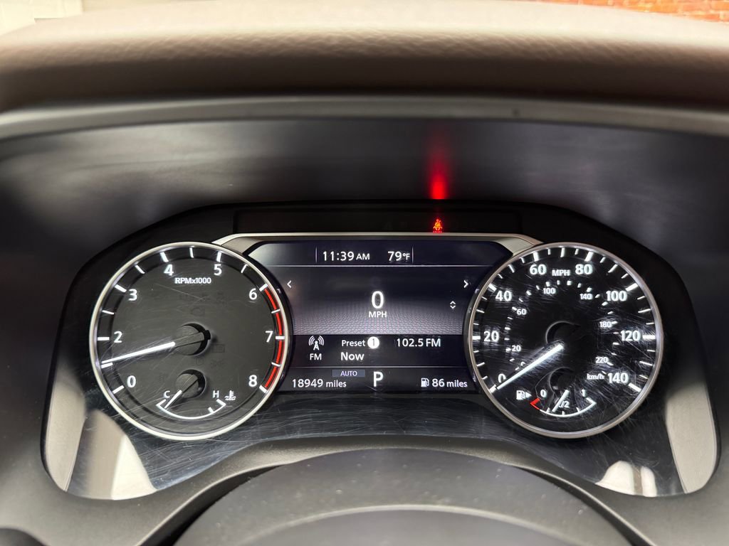 Used 2023 Nissan Rogue SV AWD/4WD image 16