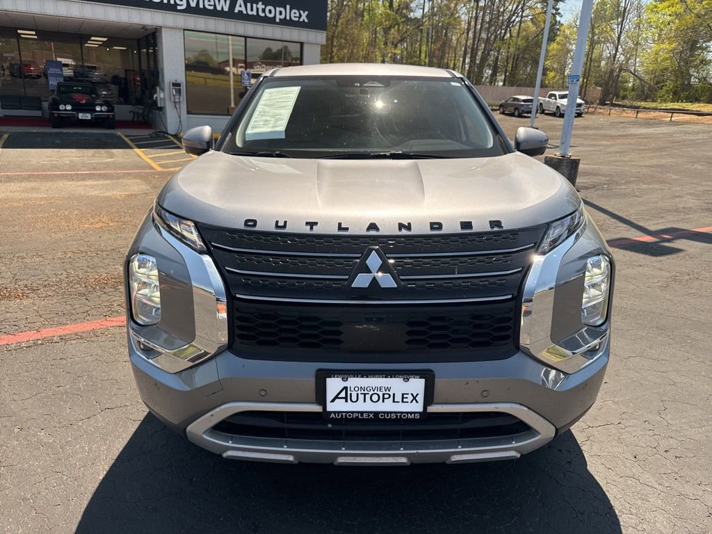 Used 2024 Mitsubishi Outlander SE FWD image 3