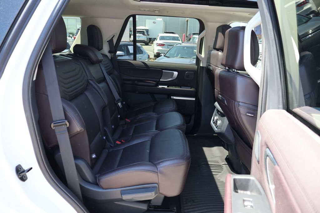 New 2025 Ford Expedition Platinum w/ Platinum Ultimate Package AWD/4WD image 27