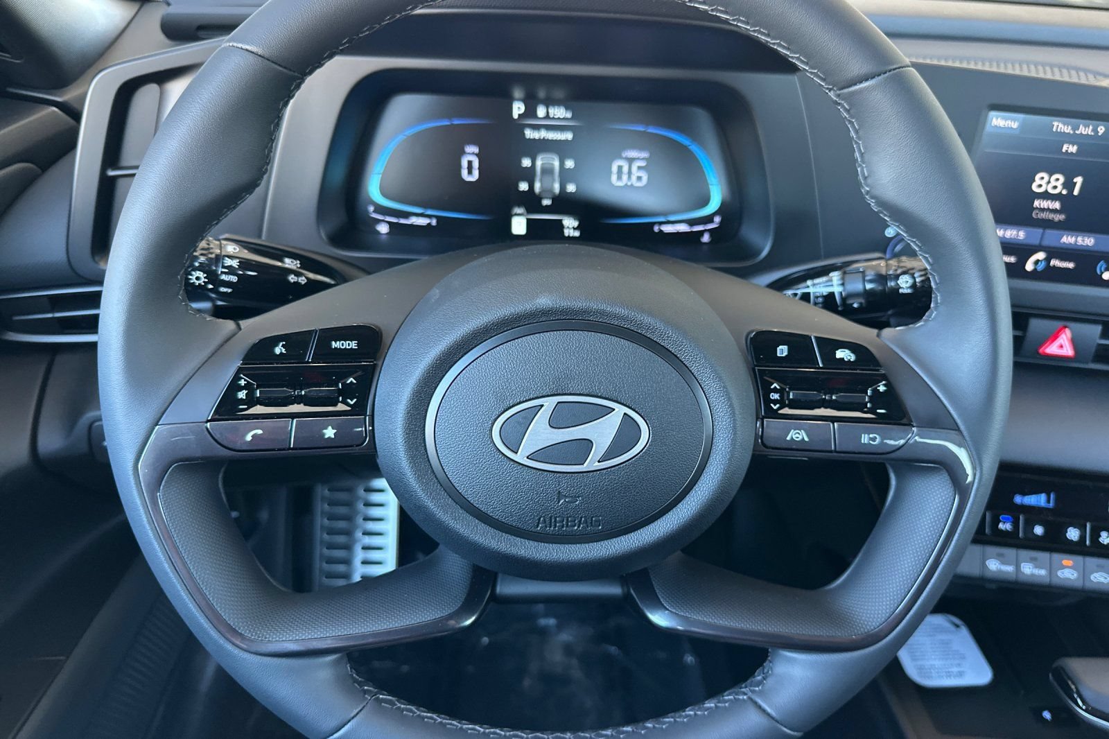 New 2026 Hyundai Elantra Sport FWD image 21