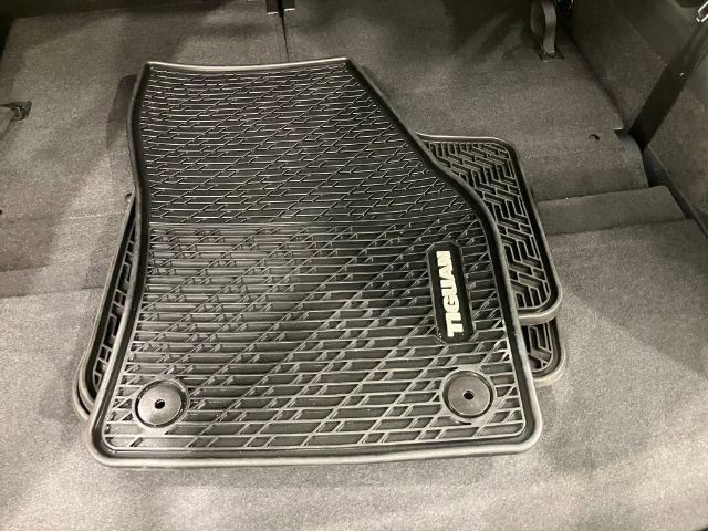 Used 2018 Volkswagen Tiguan S FWD image 36