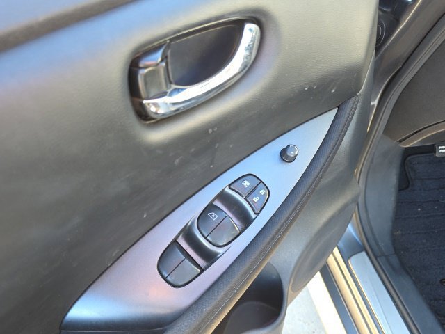 Used 2019 Nissan Leaf S Plus w/ Protection Package FWD image 13