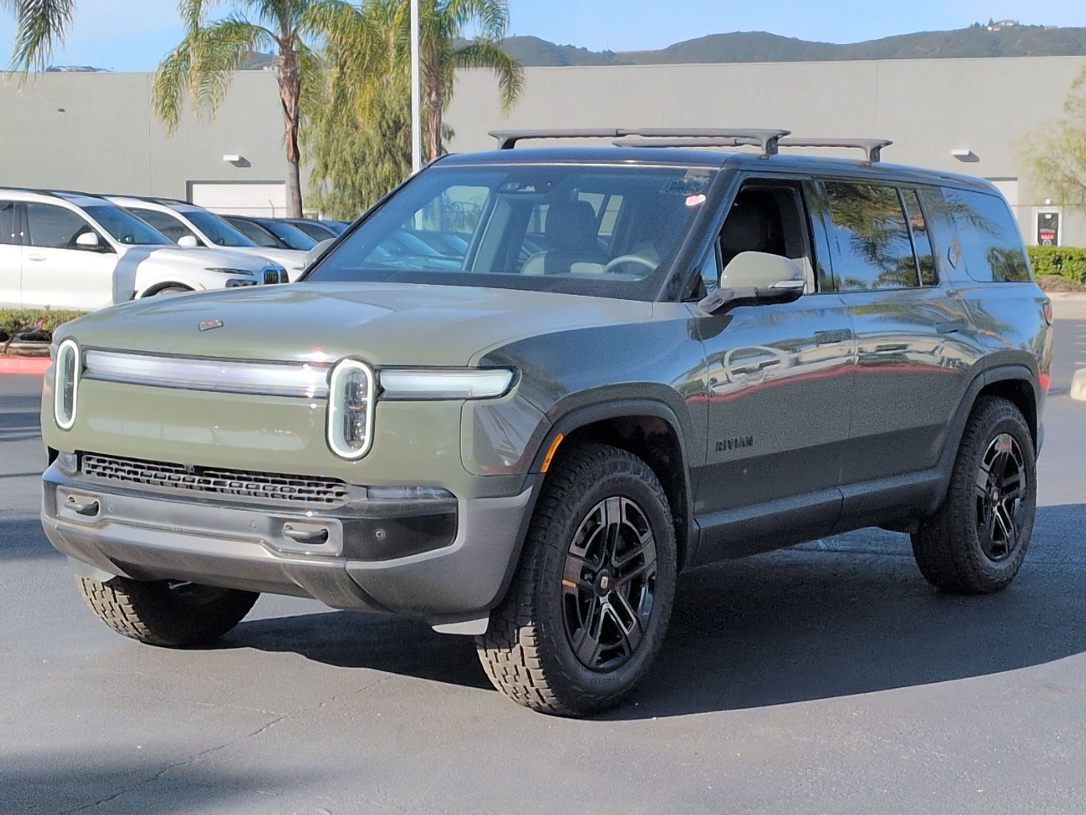 Used 2026 Rivian R1S Premium AWD/4WD image 5