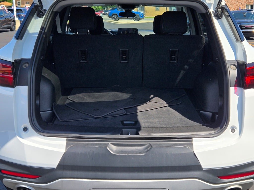 Certified 2025 Chevrolet Blazer LT FWD image 14