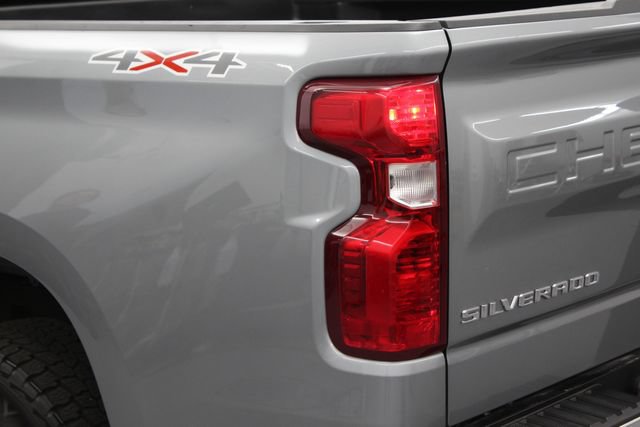 Used 2025 Chevrolet Silverado 1500 LT AWD/4WD image 7