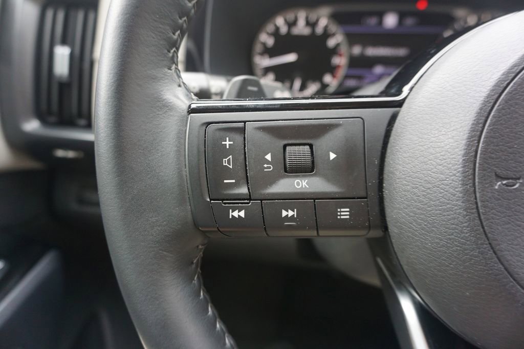 Used 2023 Nissan Pathfinder SL w/ SL Premium Package FWD image 8