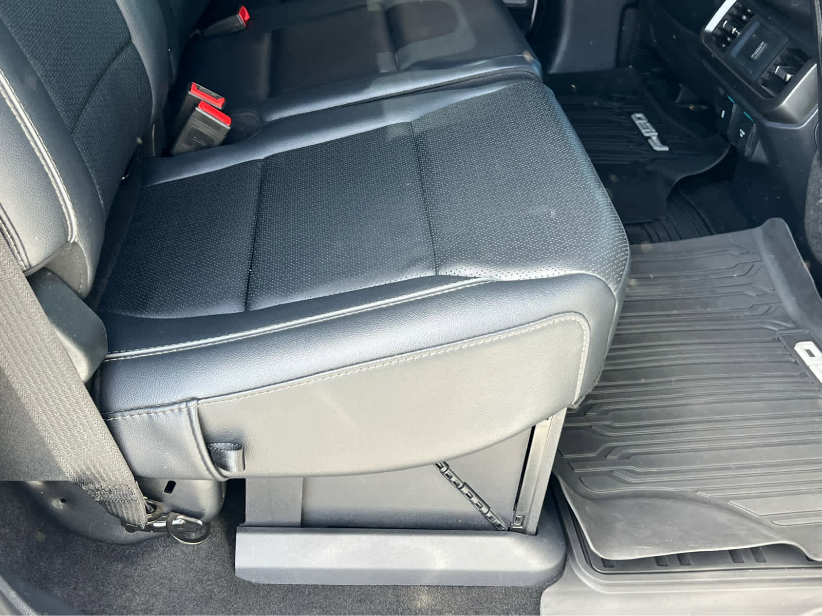 Certified 2025 Ford F150 Lariat w/ Equipment Group 501A Mid AWD/4WD image 22