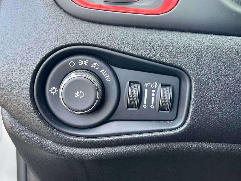 Used 2021 Jeep Renegade Trailhawk AWD/4WD image 20
