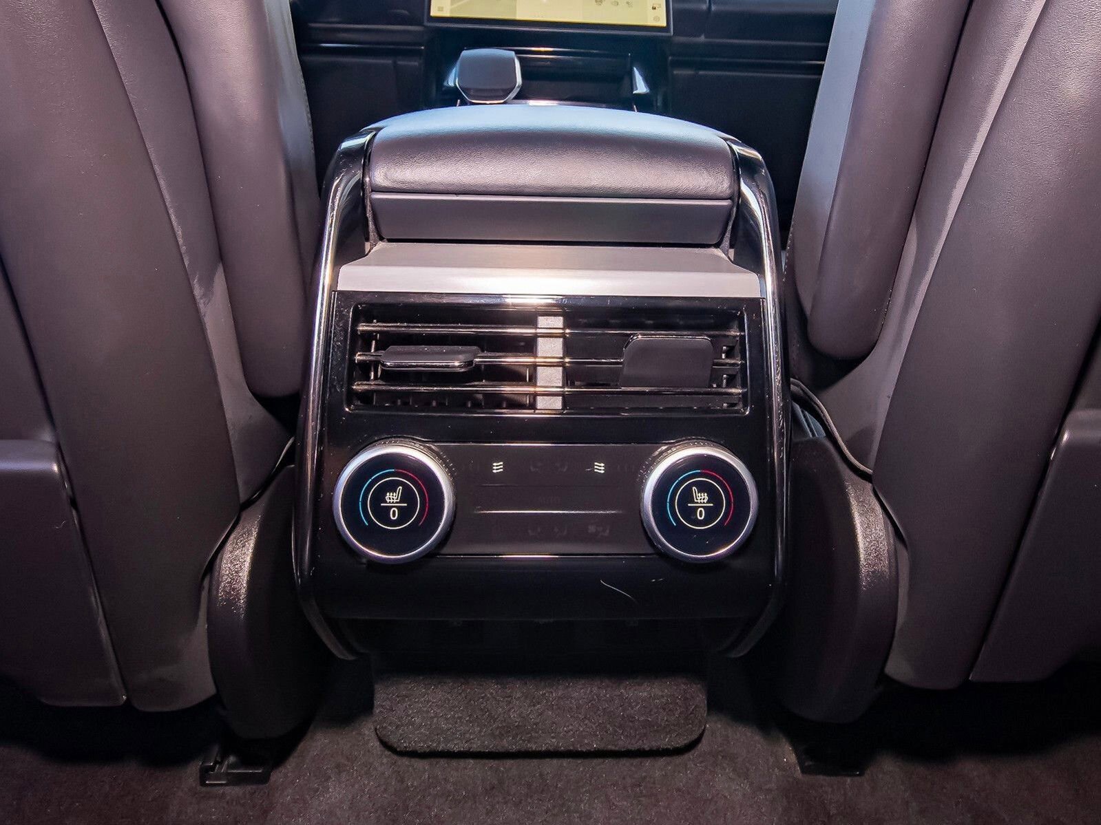 Used 2024 Land Rover Range Rover Sport Dynamic SE image 47