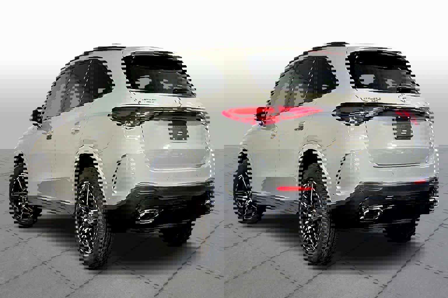 New 2026 Mercedes-Benz GLC 300 4MATIC image 3