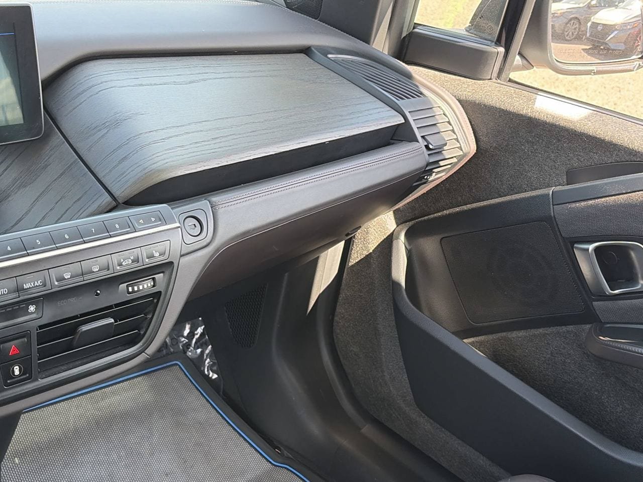 Used 2017 BMW i3 w/ Range Extender RWD image 15
