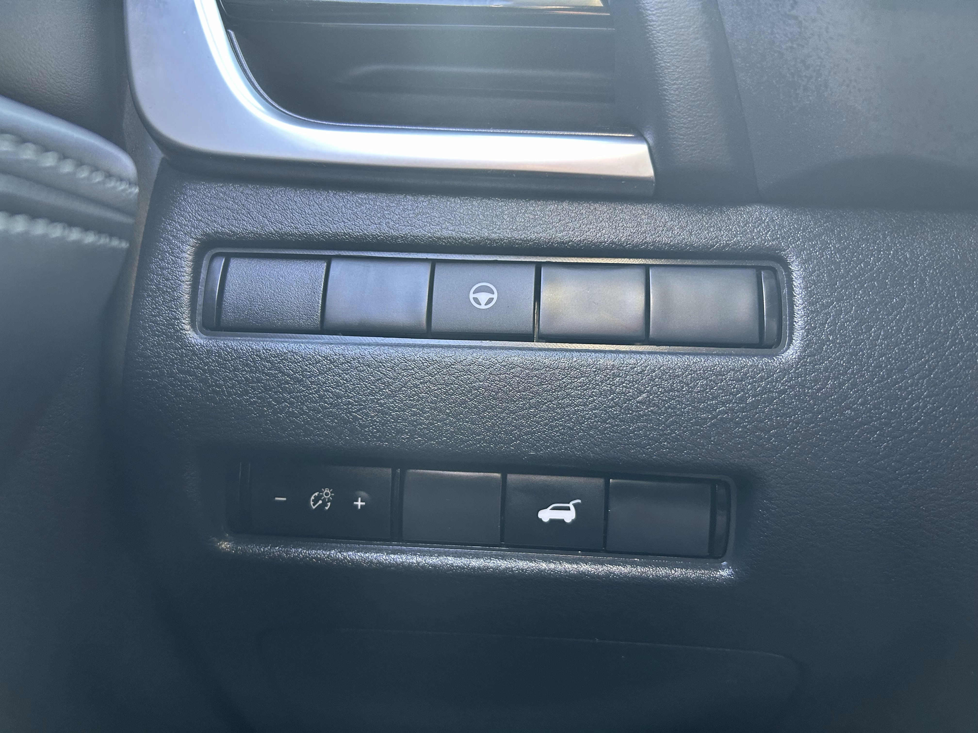 Used 2023 Nissan Rogue SV w/ SV Premium Package AWD/4WD image 19