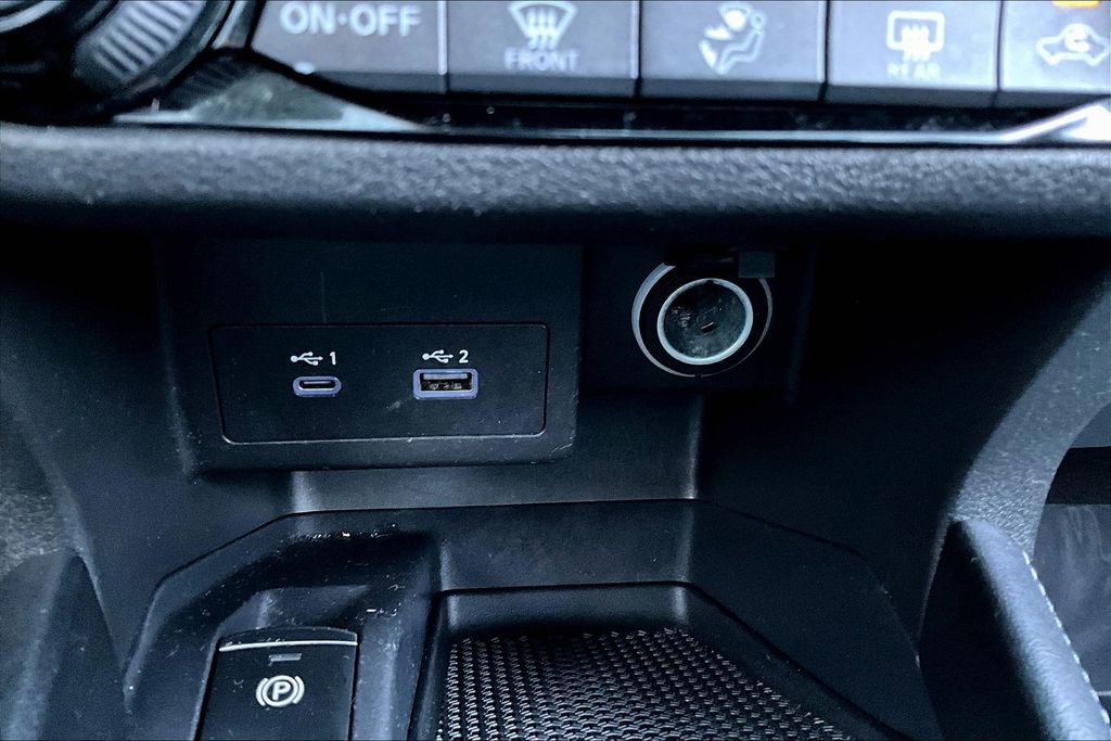 Used 2022 Nissan Kicks SV FWD image 16