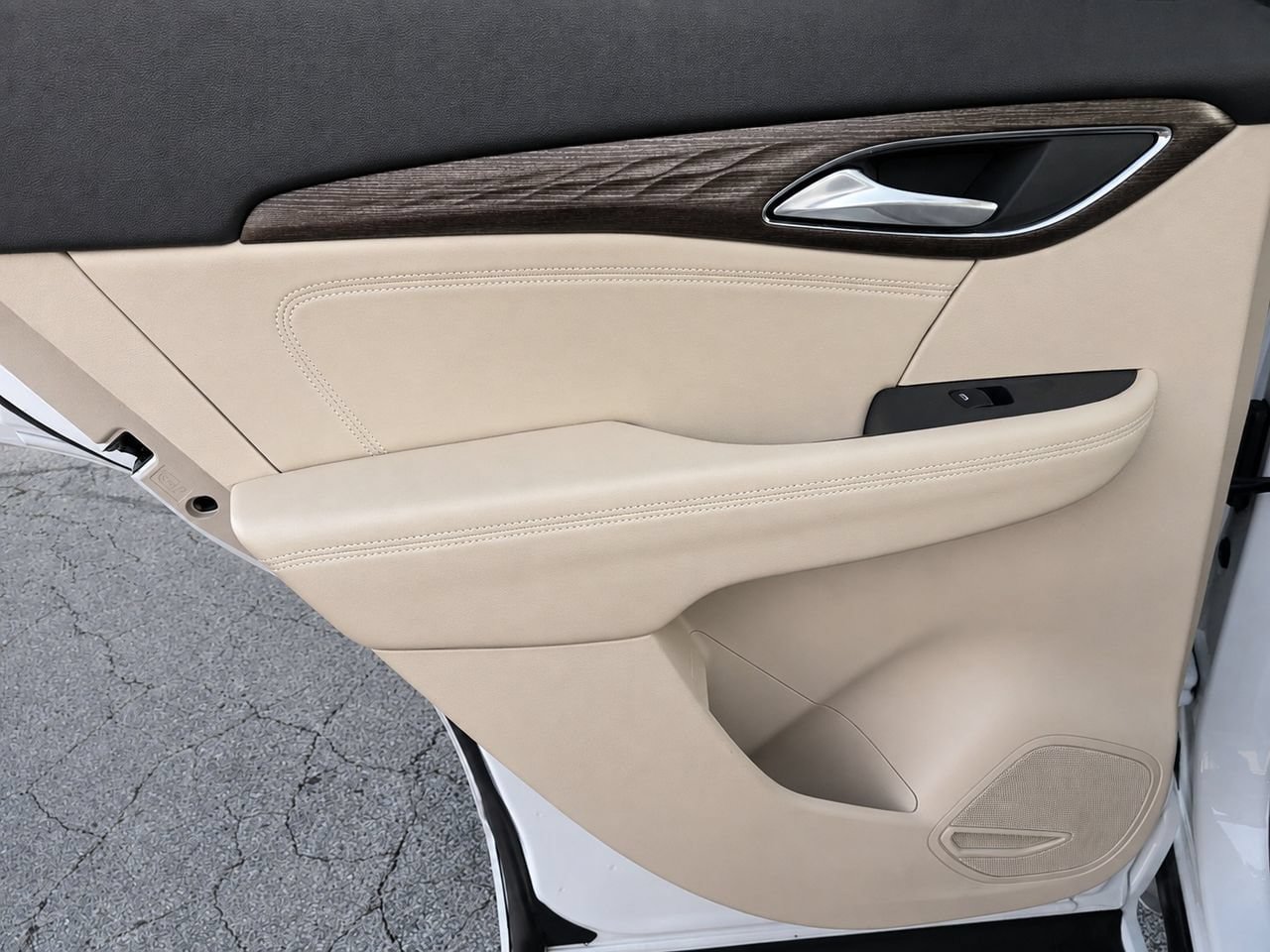 Used 2021 Buick Envision Avenir FWD image 35