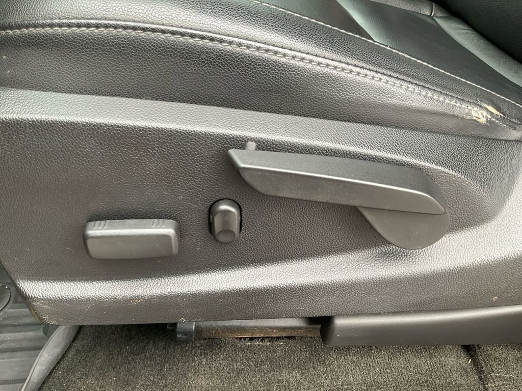 Used 2015 Chevrolet Colorado LT w/ Luxury Package image 26