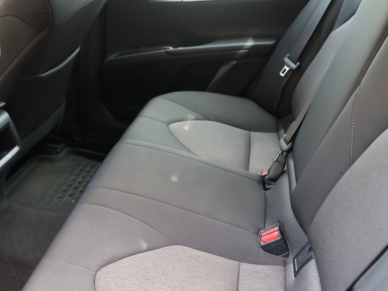 Used 2024 Toyota Camry LE w/ Convenience Package FWD image 12