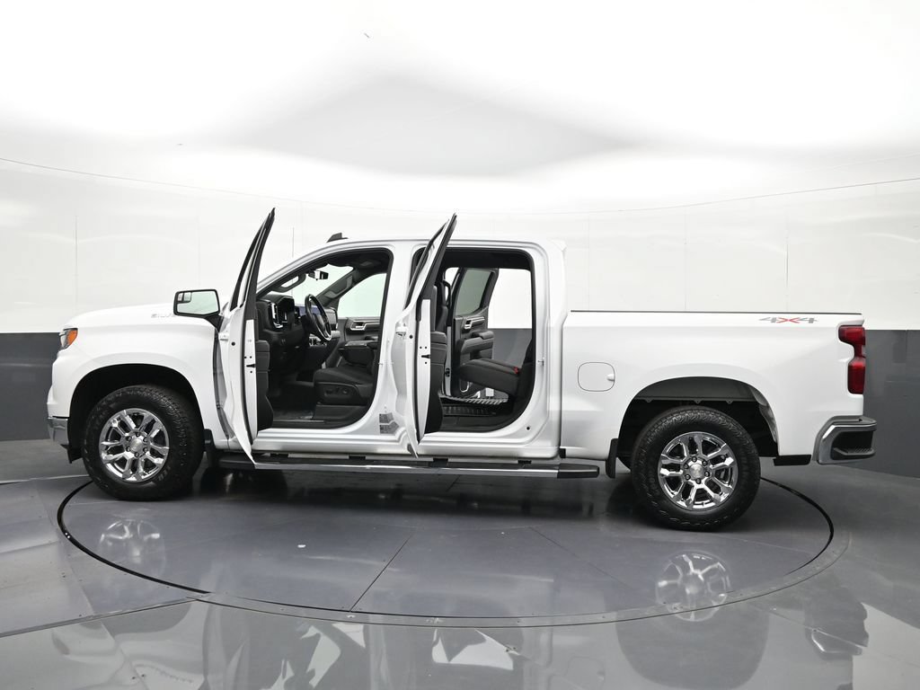 Used 2022 Chevrolet Silverado 1500 LT AWD/4WD image 41