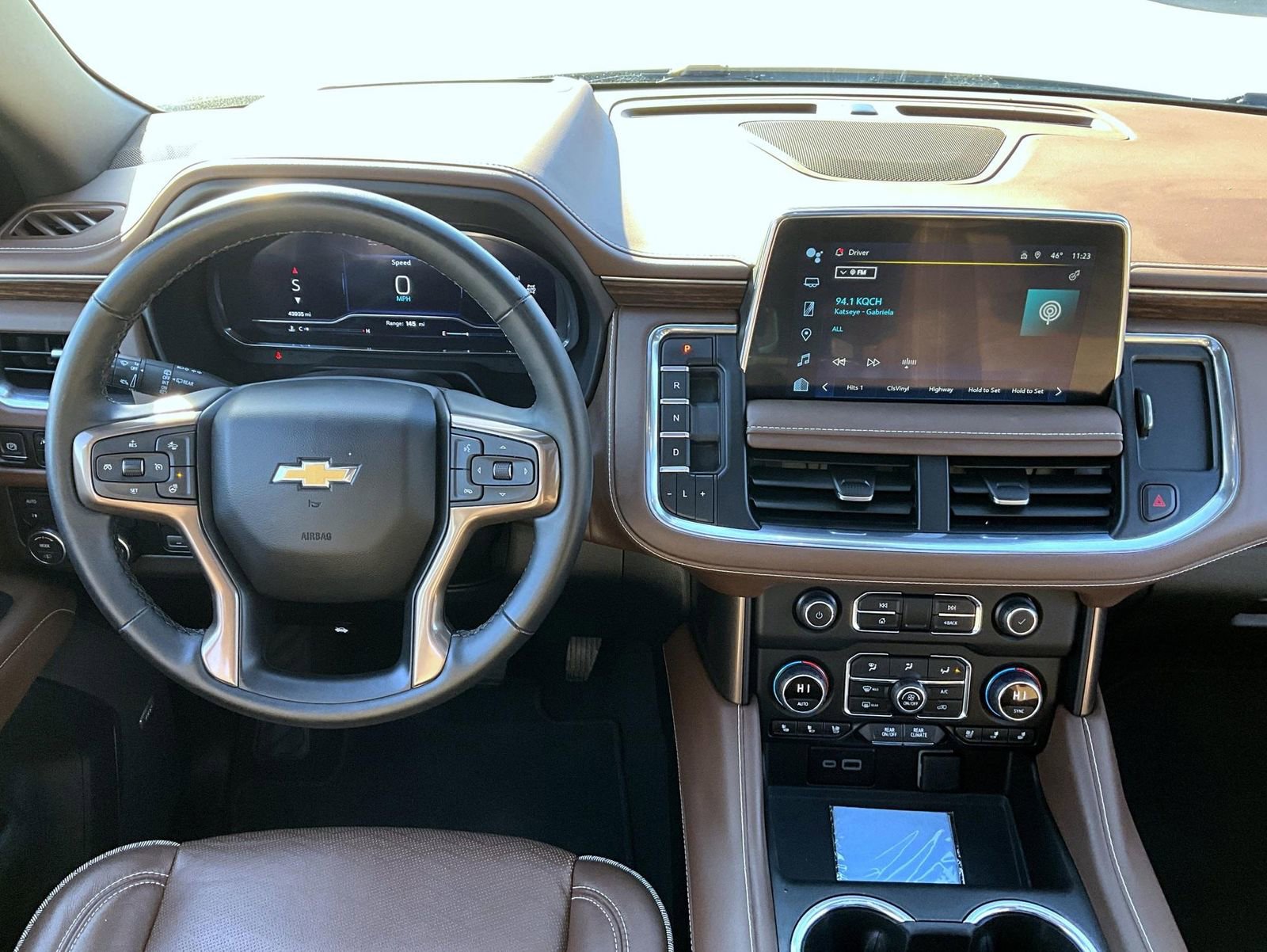 Used 2023 Chevrolet Suburban High Country image 14