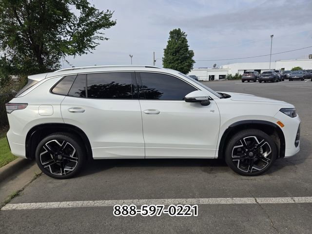 Used 2025 Volkswagen Tiguan SEL R-Line AWD/4WD image 7