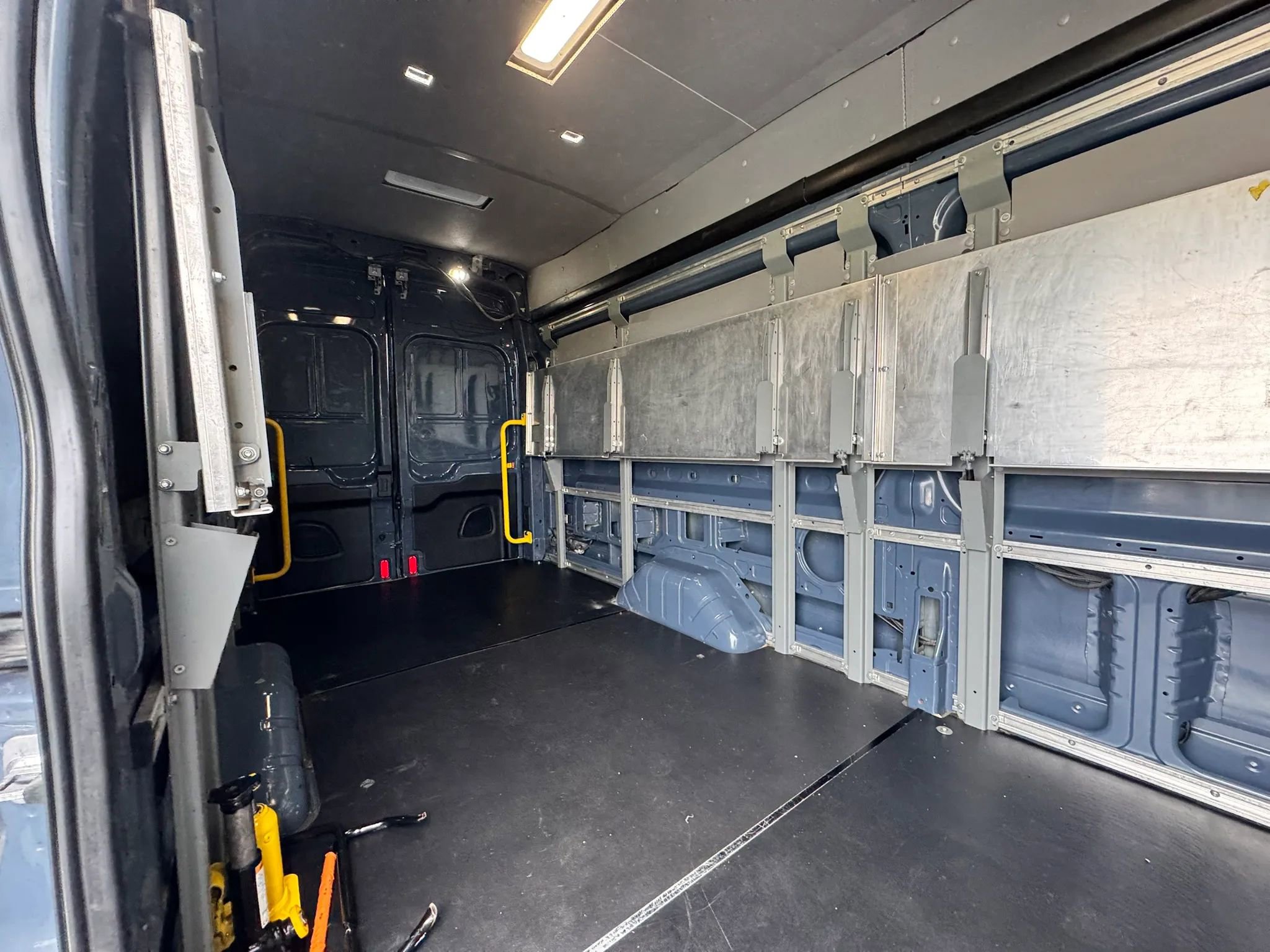 Used 2019 Ford Transit 250 148 High Roof Extended RWD image 23