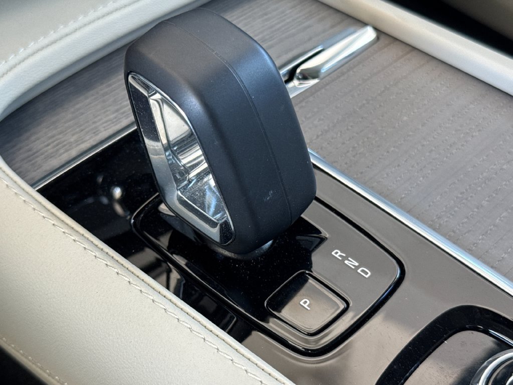 Certified 2025 Volvo XC90 T8 Plus w/ Protection Package Premier AWD/4WD image 22