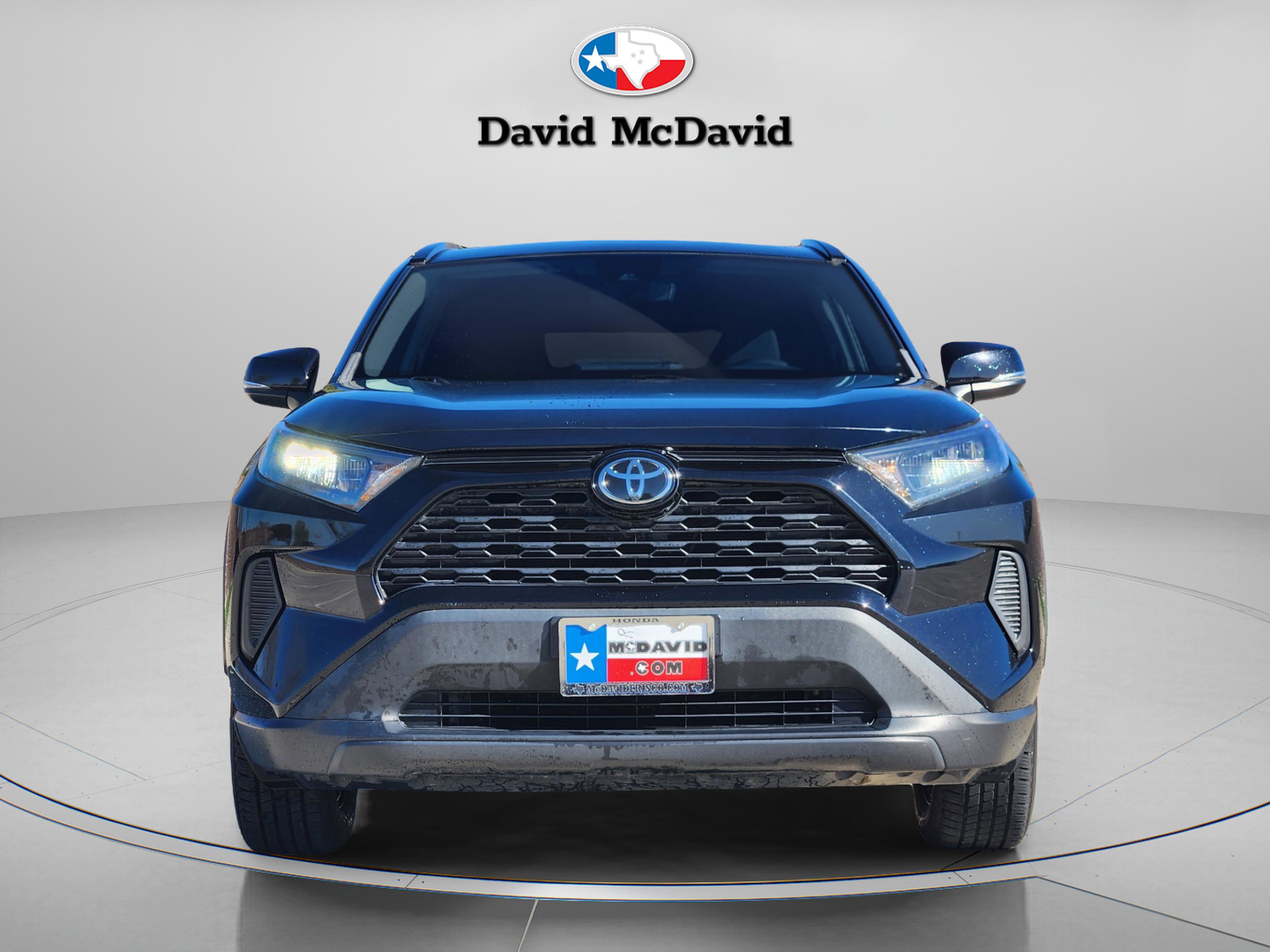 Used 2021 Toyota RAV4 LE w/ Carpet Mat Package (TMS) image 8