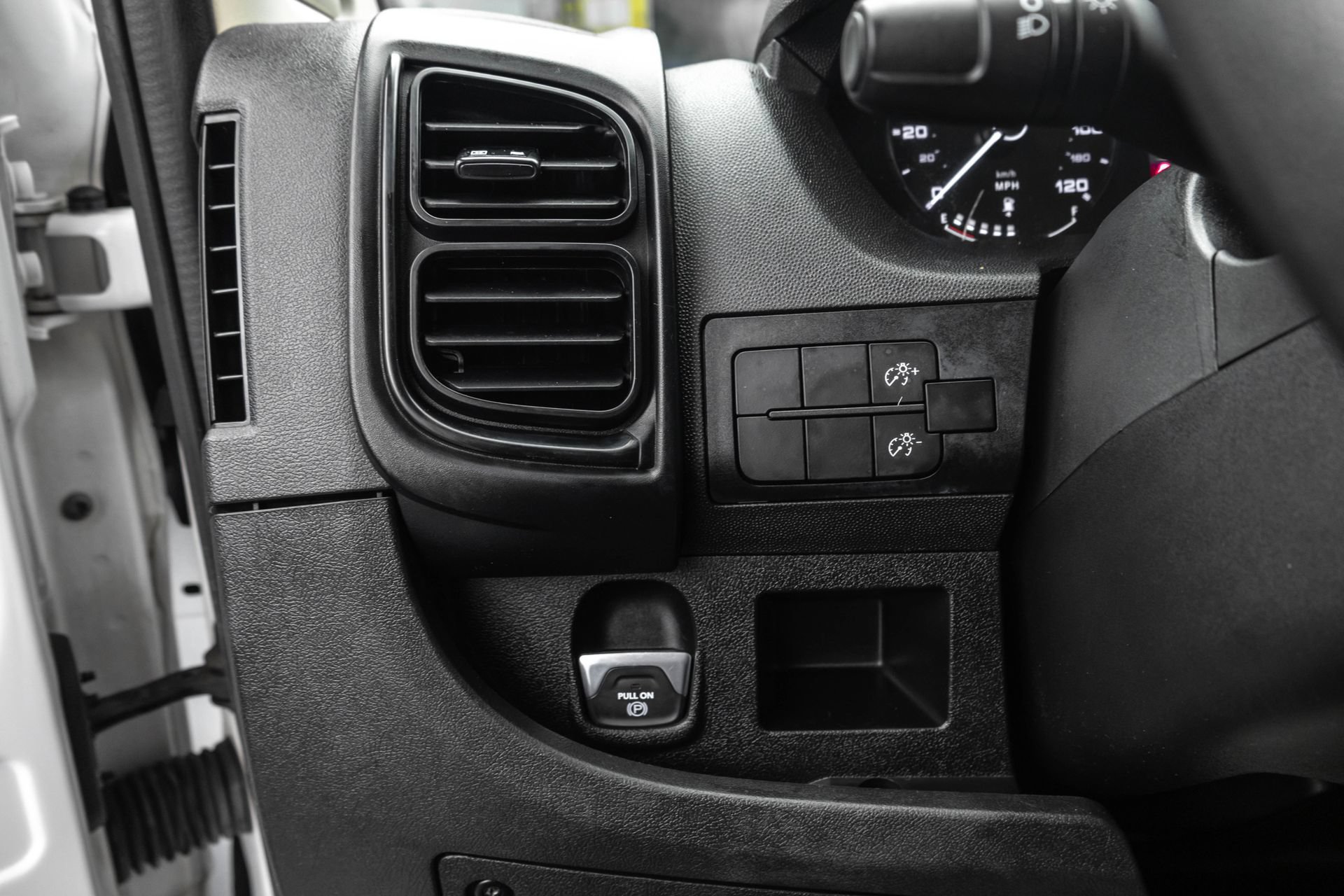 Used 2023 RAM ProMaster 2500 FWD image 32