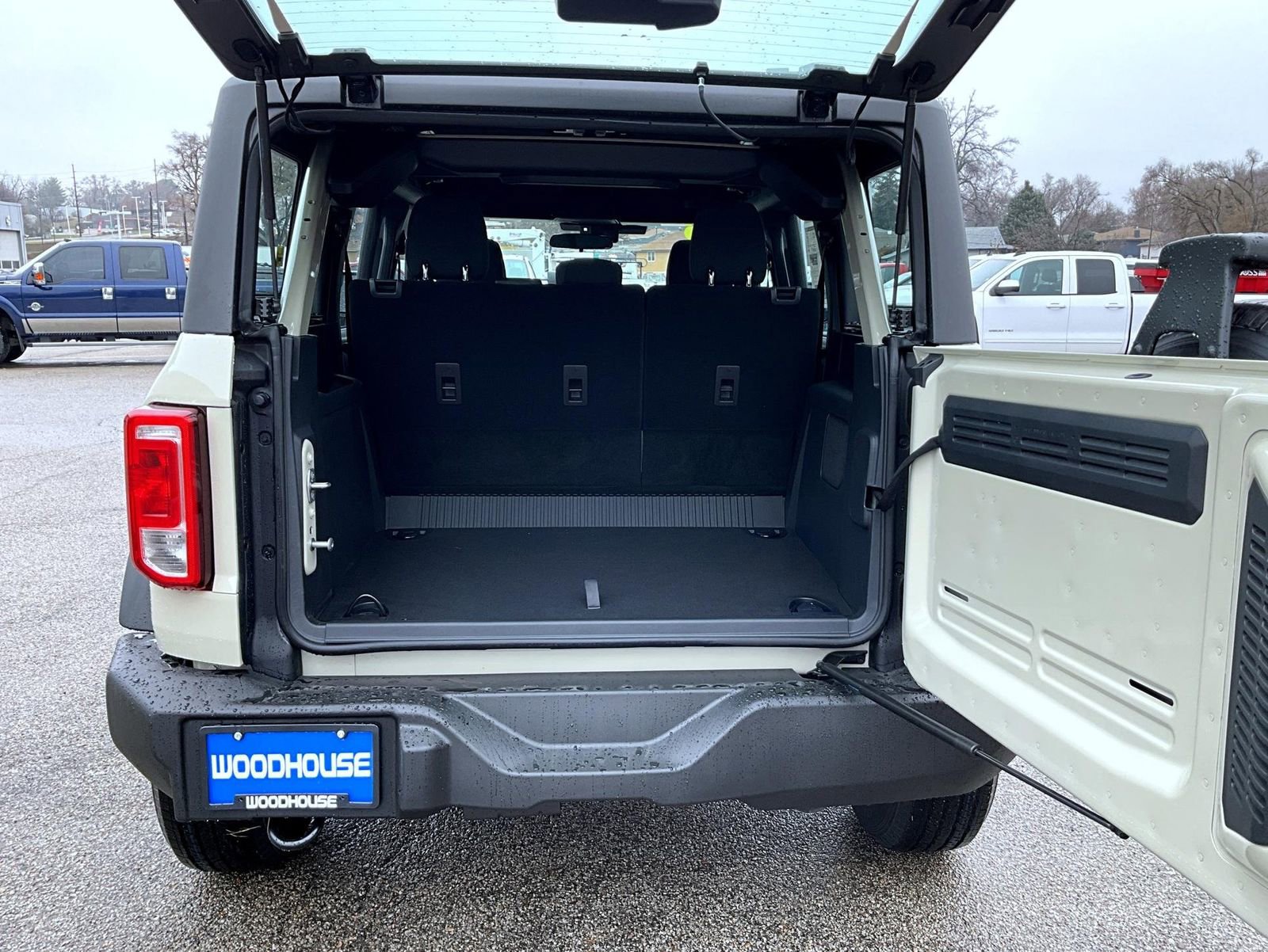 New 2025 Ford Bronco Base image 10