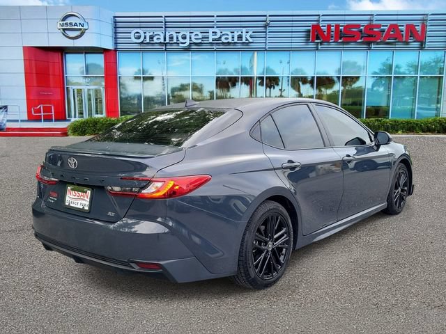 Used 2025 Toyota Camry SE FWD image 2