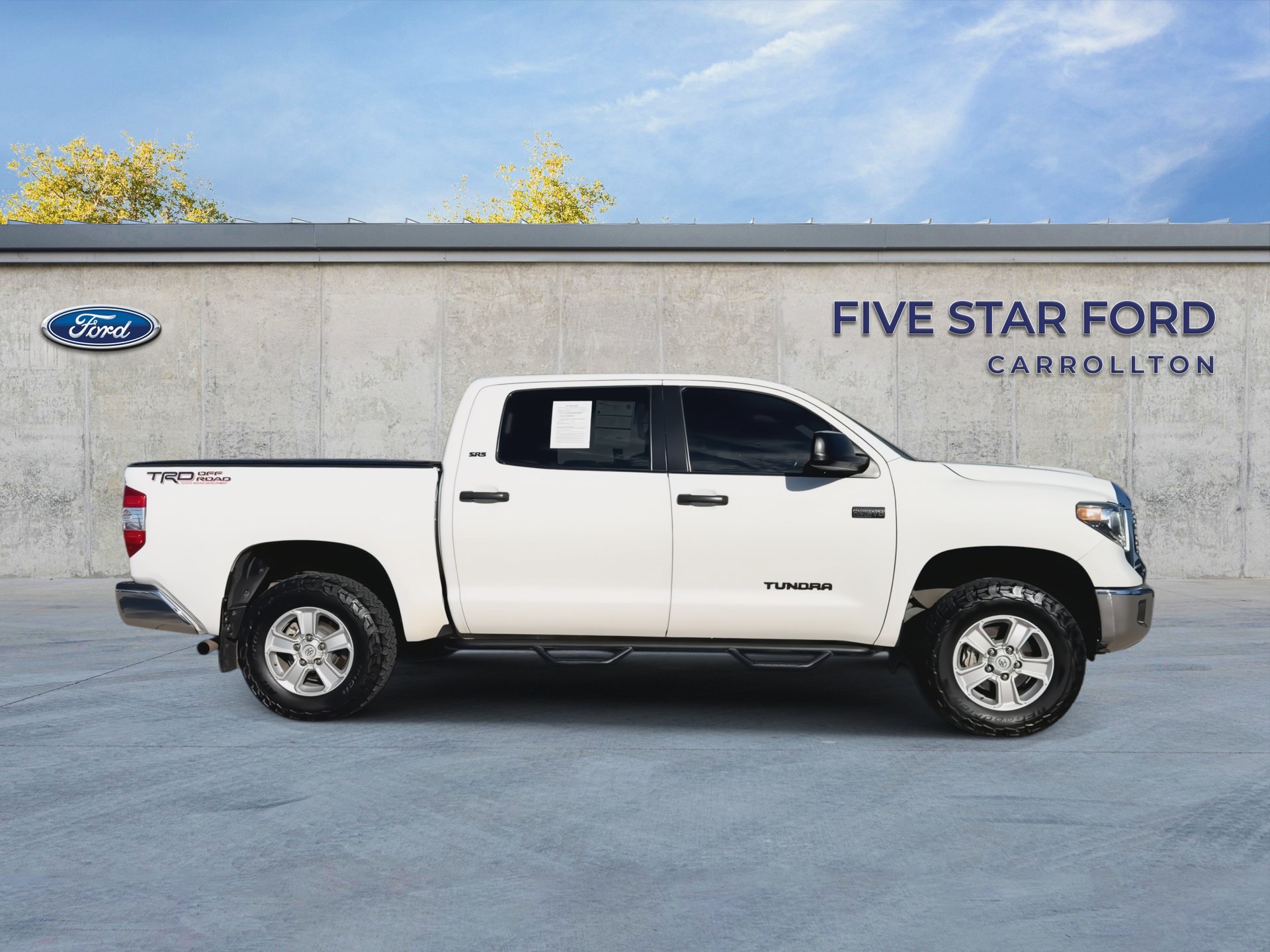 Used 2021 Toyota Tundra SR5 w/ SR5 Leather Package AWD/4WD image 9
